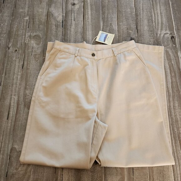 L.L.Bean Womens Khaki Pants Size 12 Wrinkle Resistant 100% Cotton Runs Small New - Picture 3 of 8